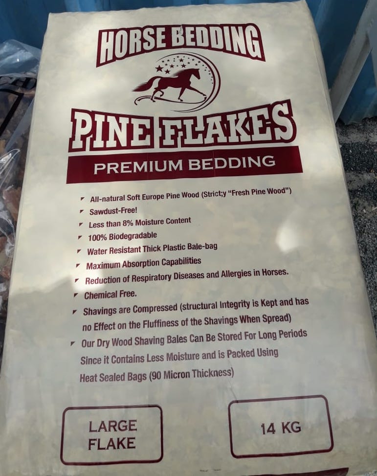 Pine Flakes or Shavings "Horse Bedding" 14KG